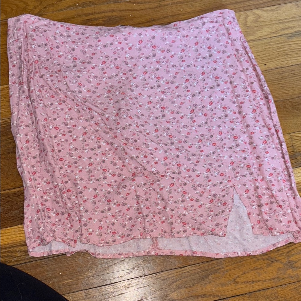 Floral Pink Skirt- zips in back rlly cute slit in front